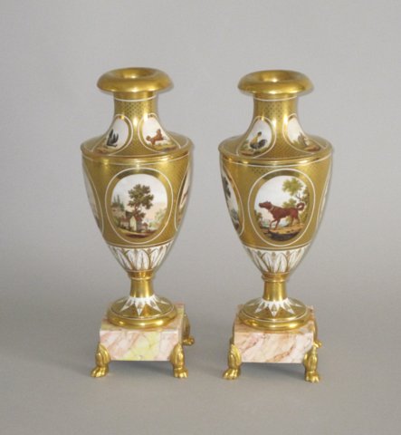 FINE PAIR OF PARIS VASES. FRENCH, CIRCA 1820. - Click to enlarge and for full details.