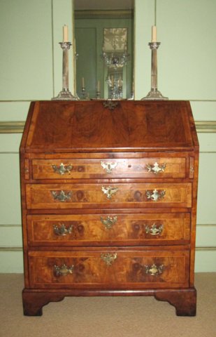 GEORGE I WALNUT BUREAU, CIRCA 1715 - Click to enlarge and for full details.