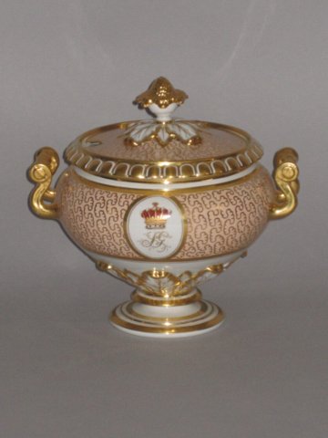 FLIGHT BARR & BARR TUREEN & COVER. CIRCA 1810-13 - Click to enlarge and for full details.