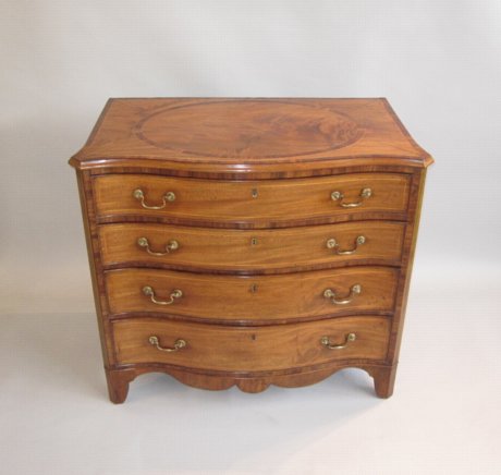 18TH CENTURY MAHOGANY SERPENTINE CHEST. CIRCA 1775 - Click to enlarge and for full details.