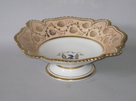 A FLIGHT BARR & BARR WORCESTER PORCELAIN CENTREPIECE. CIRCA 1813-19. - Click to enlarge and for full details.