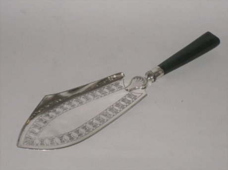 OLD SHEFFIELD PLATE SILVER FISH SLICE, CIRCA 1780 - Click to enlarge and for full details.