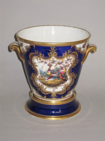 A FINE CHAMBERLAIN’S WORCESTER TWO HANDLED CACHE-POT & STAND, CIRCA 1816.  - Click to enlarge and for full details.