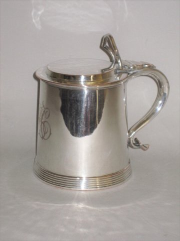 AN OLD SHEFFIELD PLATE SILVER LIDDED TANKARD OF RARE FORM. GEORGE III, CIRCA 1785 - Click to enlarge and for full details.