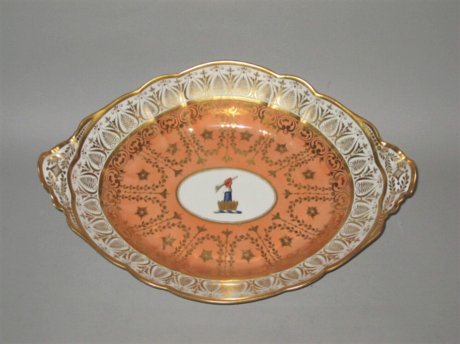 ​A BARR FLIGHT BARR WORCESTER CENTREPIECE DESSERT DISH, CIRCA 1810. - Click to enlarge and for full details.