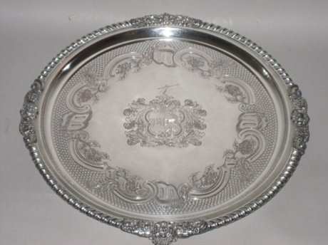 A FINE OLD SHEFFIELD PLATE SILVER SALVER. GEORGE IV CIRCA 1825. - Click to enlarge and for full details.