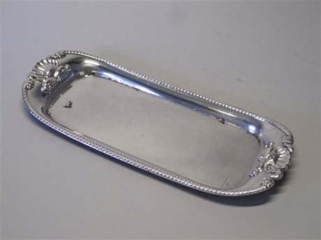 AN OLD SHEFFIELD PLATE SILVER SNUFFER TRAY, CIRCA 1800. - Click to enlarge and for full details.