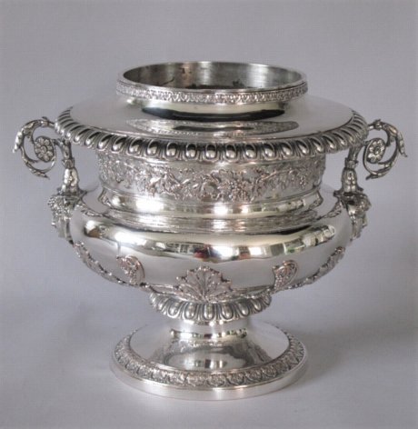 A SUPERB QUALITY OLD SHEFFIELD PLATE SILVER WINE COOLER, GEORGE IV, CIRCA 1825. - Click to enlarge and for full details.