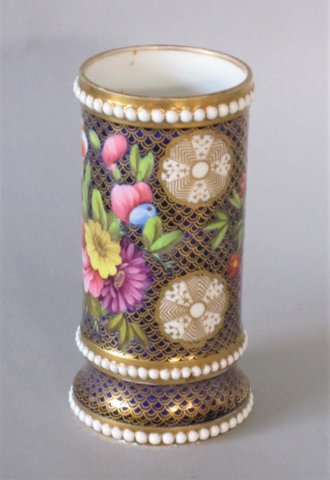 ​A SPODE PORCELAIN SPILL VASE PATTERN II66, CIRCA 1810 - Click to enlarge and for full details.