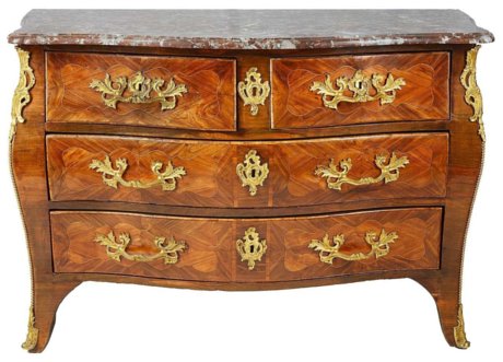 A FINE MID 18TH CENTURY REGENCE KINGWOOD COMMODE. BY JEAN-MATHIEU CHEVALLIER FRENCH CIRCA 1745 - Click to enlarge and for full details.