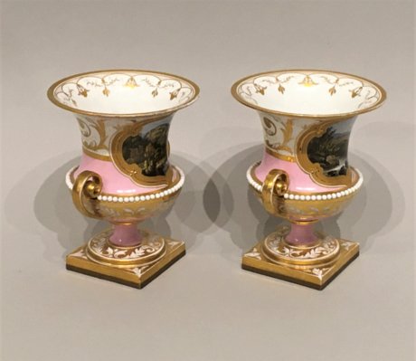 A FINE PAIR OF FLIGHT BARR & BARR WORCESTER VASES CIRCA 1820 - Click to enlarge and for full details.