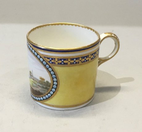 ​A FINE LATE 18TH CENTURY YELLOW GROUND DERBY PORCELAIN CAN CIRCA 1795. Attributed to Zacariah Boreman​. ​ - Click to enlarge and for full details.