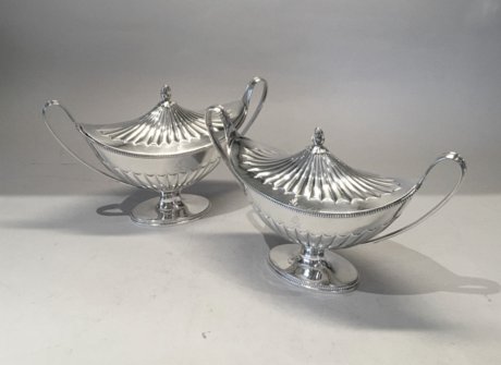 ​AN EXCELLENT PAIR OF 18TH CENTURY SILVER SAUCE TUREENS & COVERS By ABRAHAM PETERSON & PETER PODIE, LONDON 1785.  - Click to enlarge and for full details.