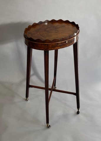 ​A LATE 18TH CENTURY MAHOGANY URN STAND GEORGE III, CIRCA 1775.  - Click to enlarge and for full details.
