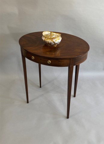 A LATE 18TH CENTURY SHERATON PERIOD MAHOGANY LAMP TABLE, GEORGE III, CIRCA 1795.  - Click to enlarge and for full details.