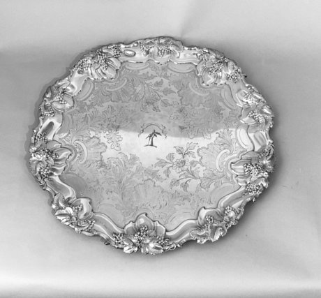 AN EXCEPTIONAL & LARGE OLD SHEFFIELD PLATE SILVER SALVER. GEORGE IV CIRCA 1825. - Click to enlarge and for full details.