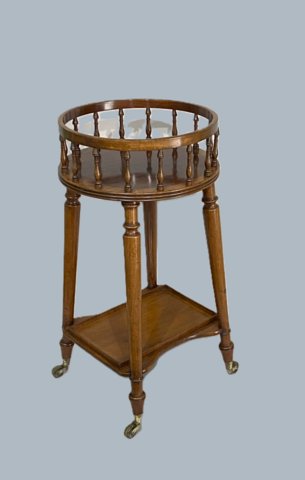 18th Century Plate stand, circa 1790 - Click to enlarge and for full details.