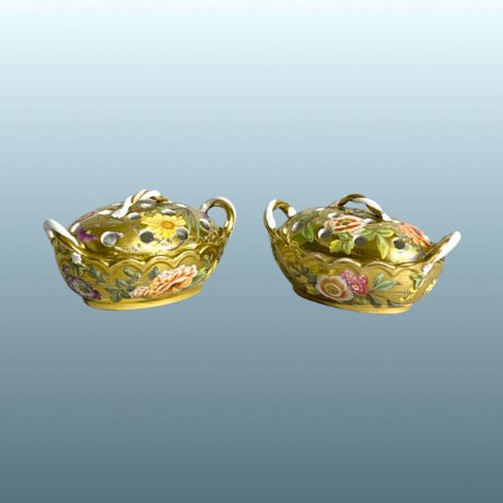 ​A PAIR OF SPODE POT-POURRI BASKETS AND COVERS Circa 1815–20 - Click to enlarge and for full details.